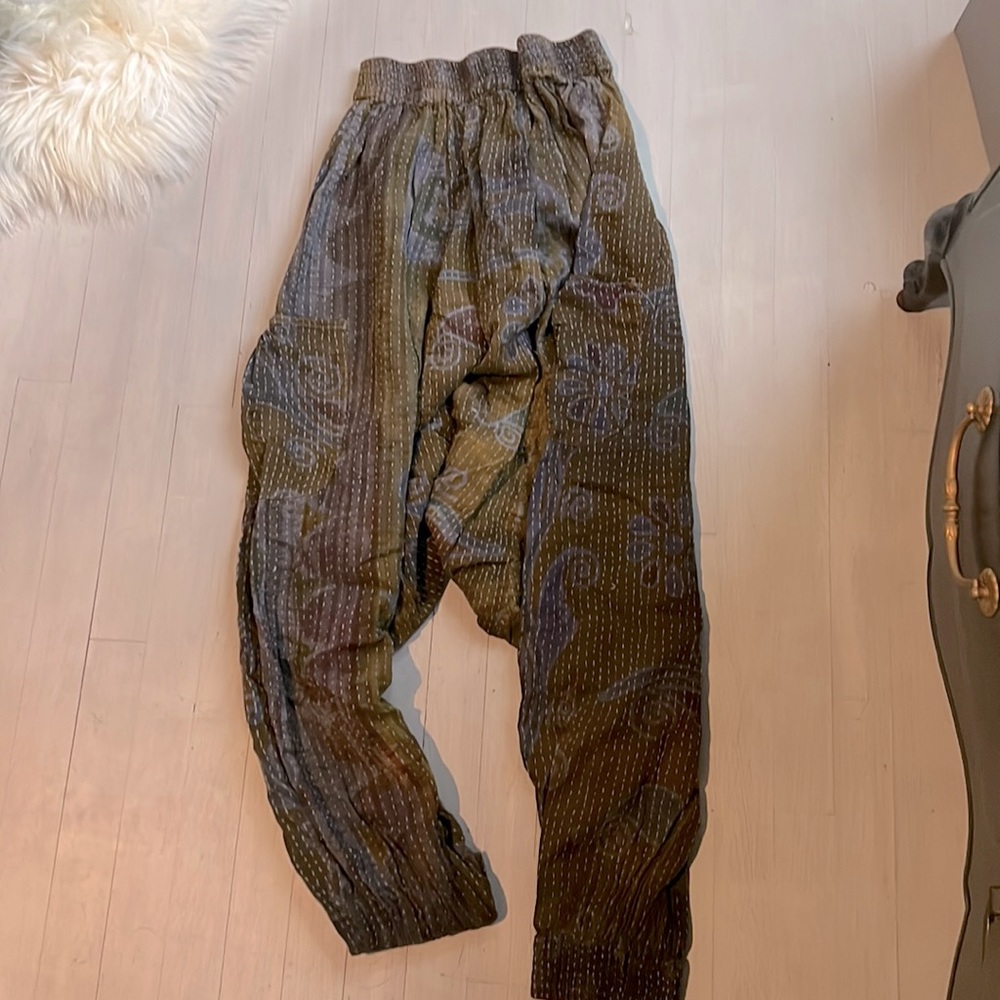 Kanthabae harem pants